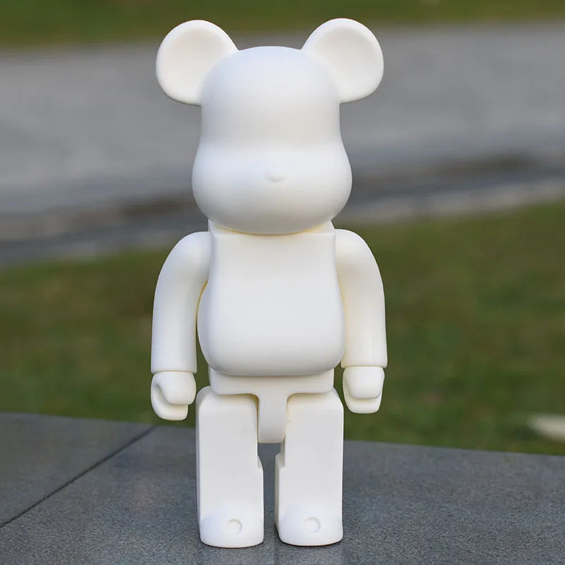 Estátua de urso em bloco de pintura