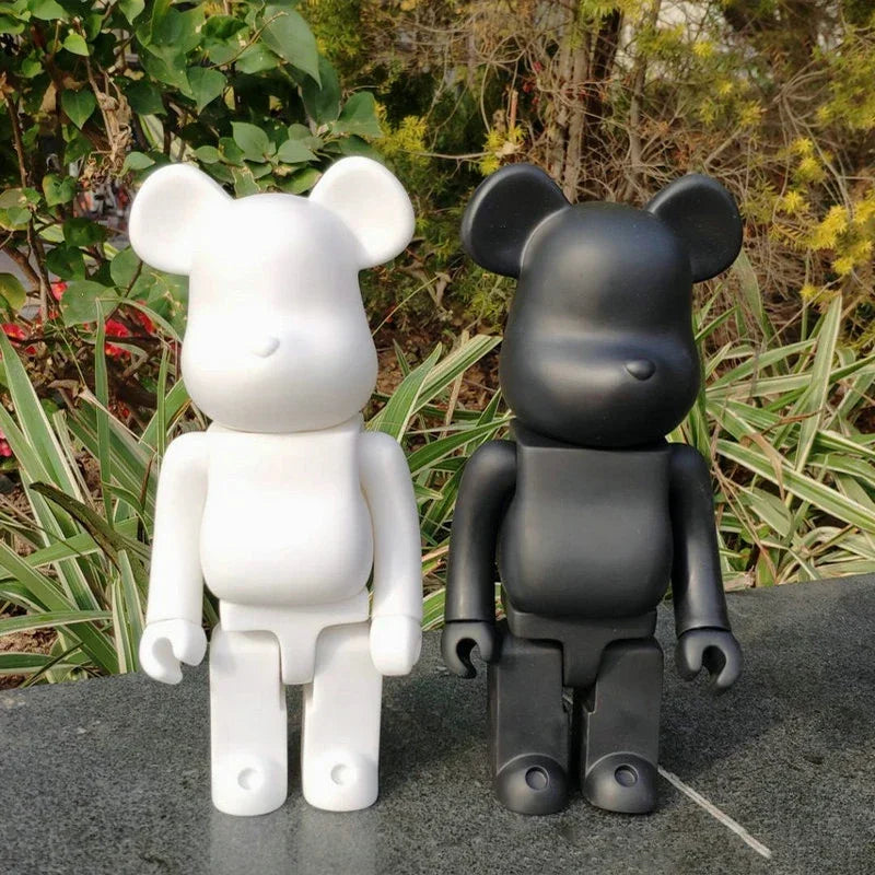 Estátua de urso em bloco de pintura