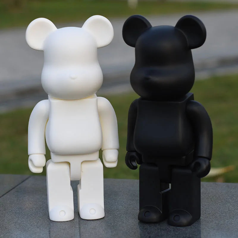 Estátua de urso em bloco de pintura