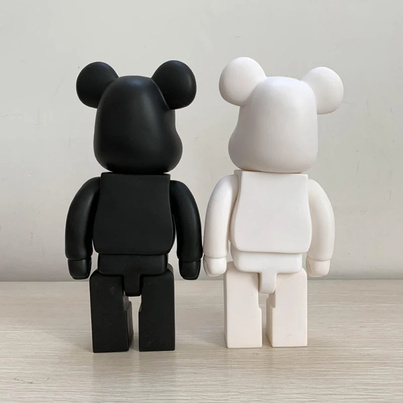 Estátua de urso em bloco de pintura